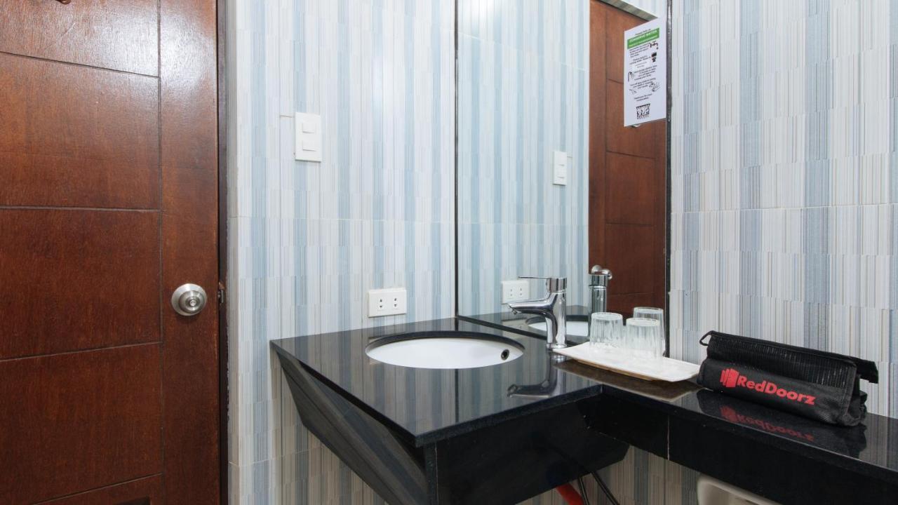 Reddoorz Plus @ Melsol Metro Виган Экстерьер фото